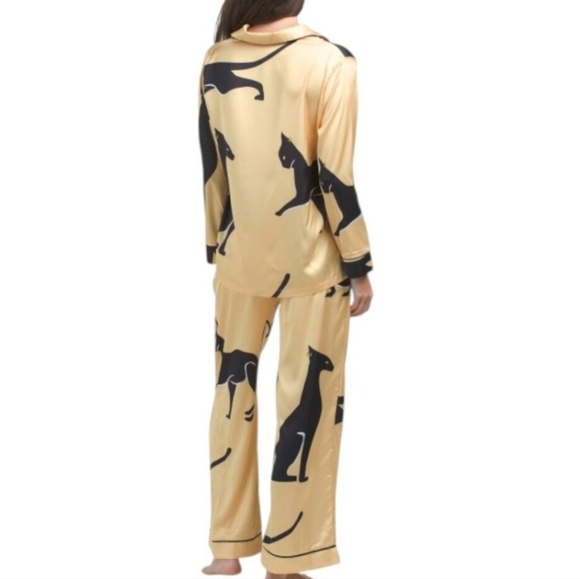 🔹️DALIA MACPHEE🔹️ BLACK/GOLD Satin Sphinx Pajama Set - Picture 3 of 4